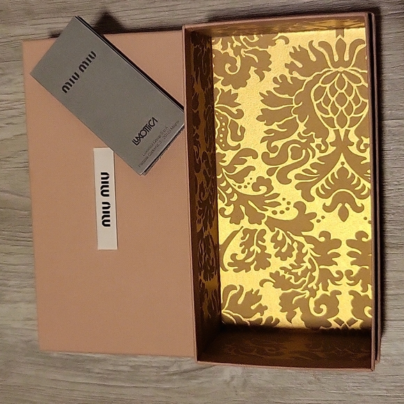 Miu miu sunglasses box - Picture 3 of 3